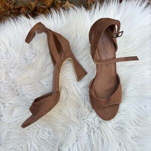 Chinese Laundry Brown Suede Heels Size 7.5